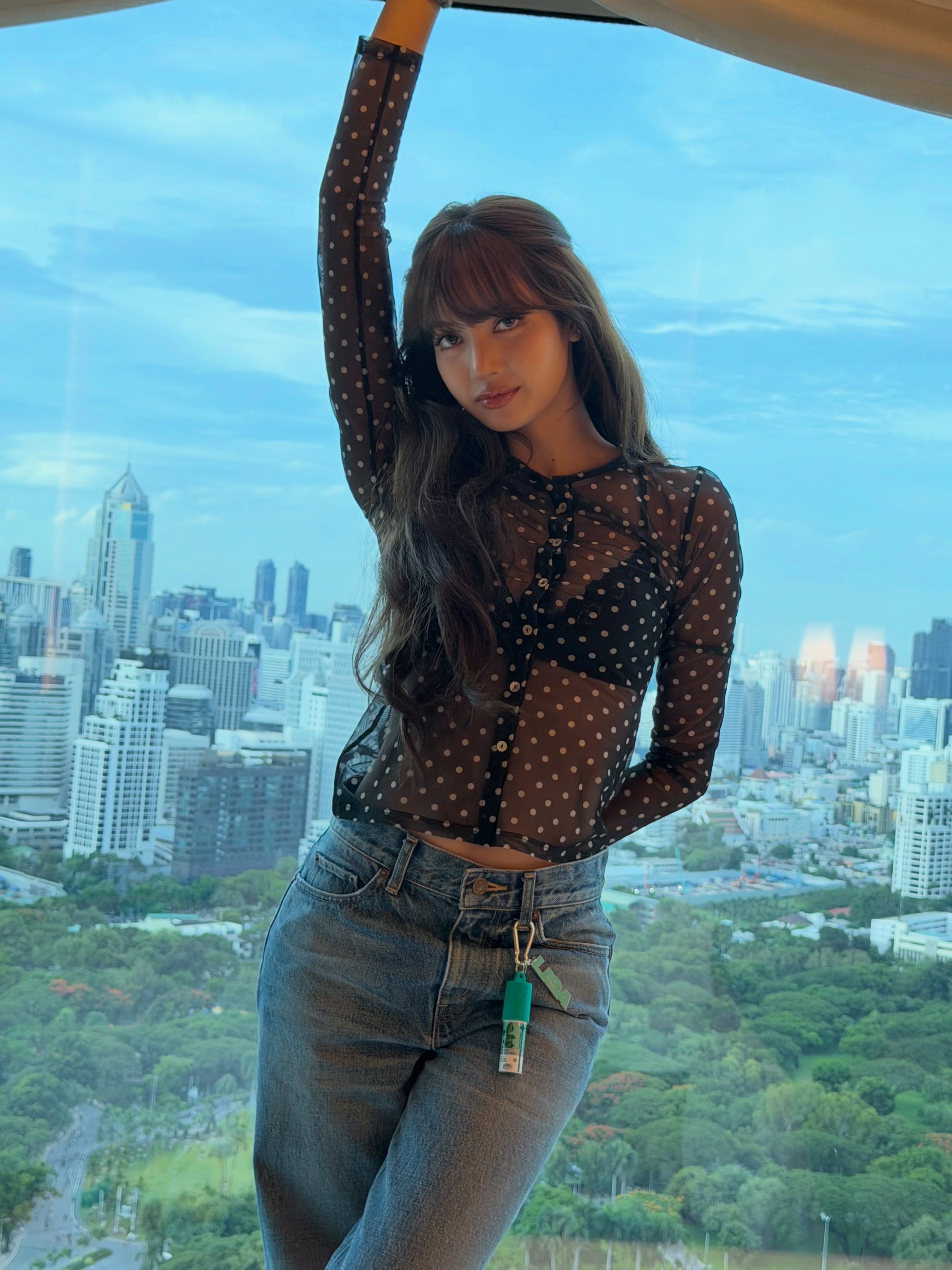 lalalalisa_m_20260705_p_3933964818432911835_2_3933964441117111031.jpg