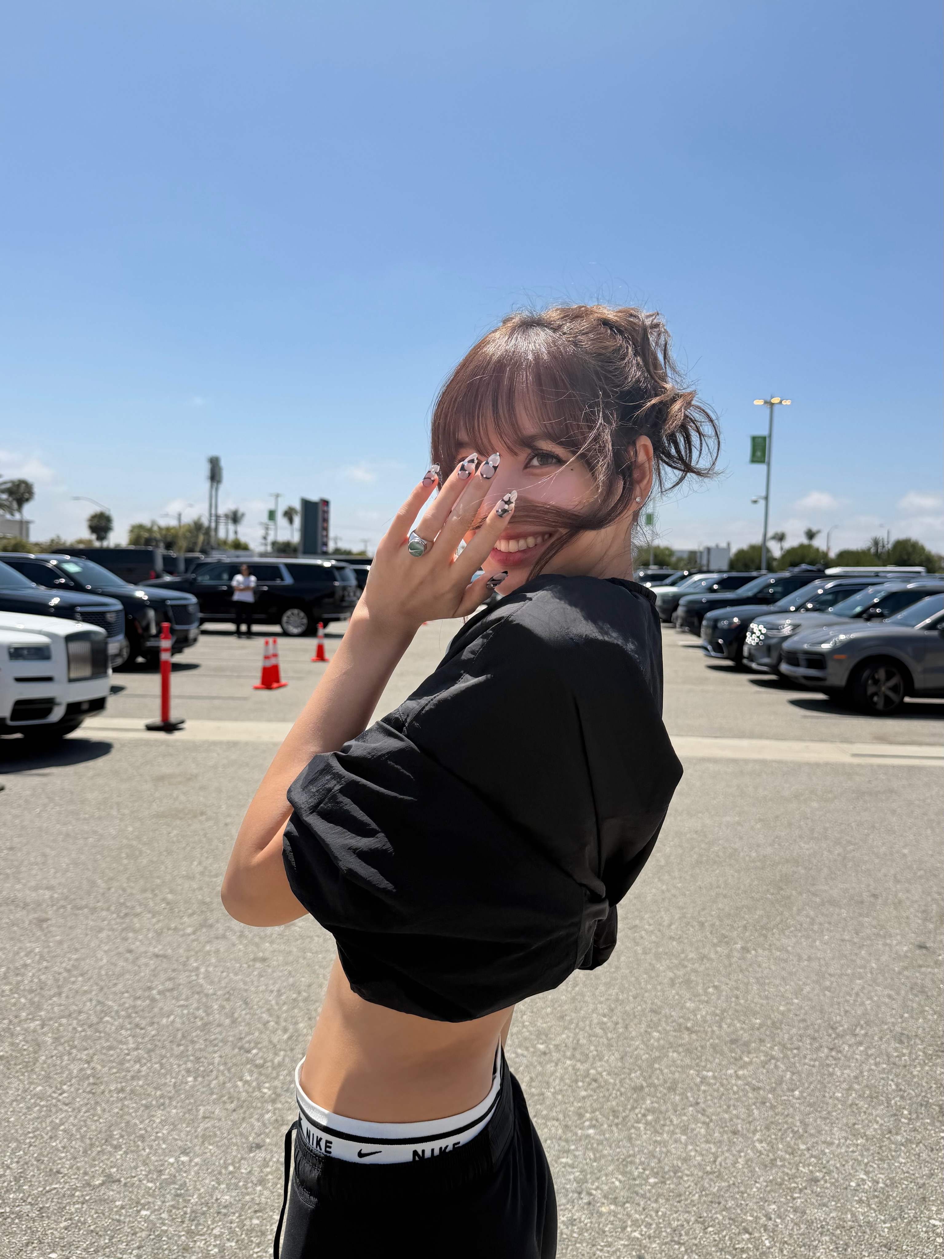 lalalalisa_m_20260711_p_3938572173757956924_8_3938565089881983675.jpg