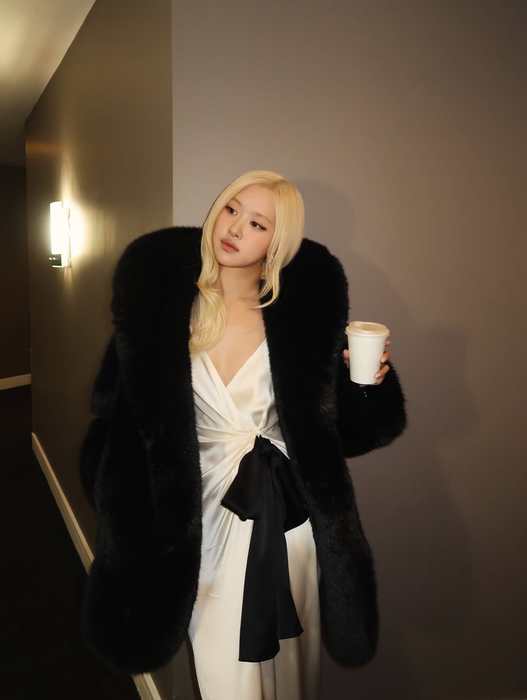 I cannot believe APT won international song of the year at the @brit awards. Thank you @brits fo (9).jpg