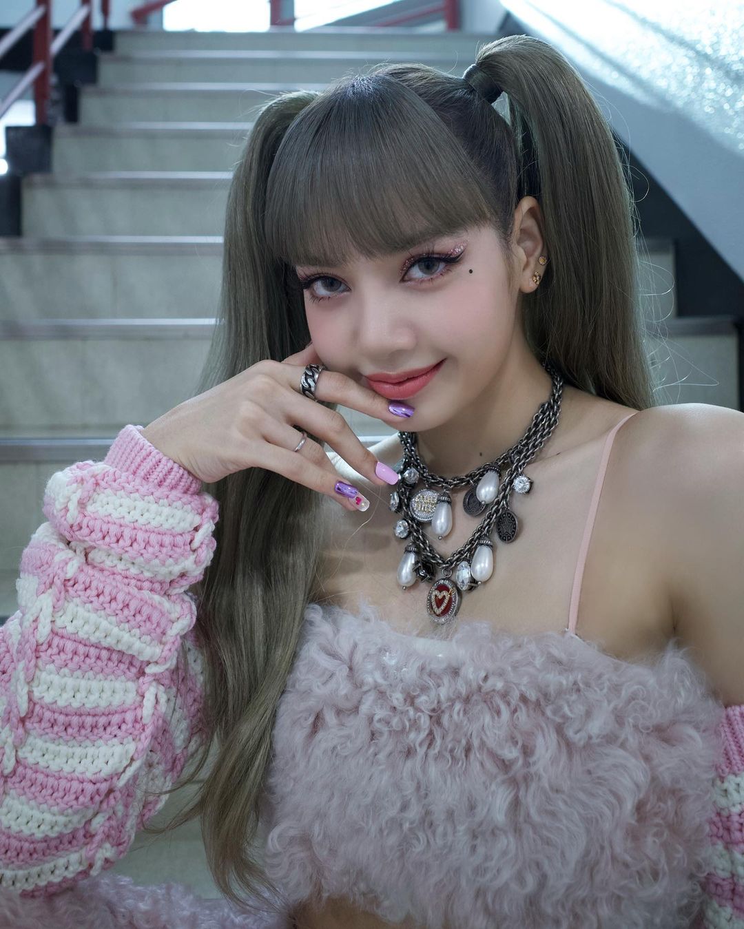 lalalalisa_m_1632662960_2671292979508345220_8012033210.jpg