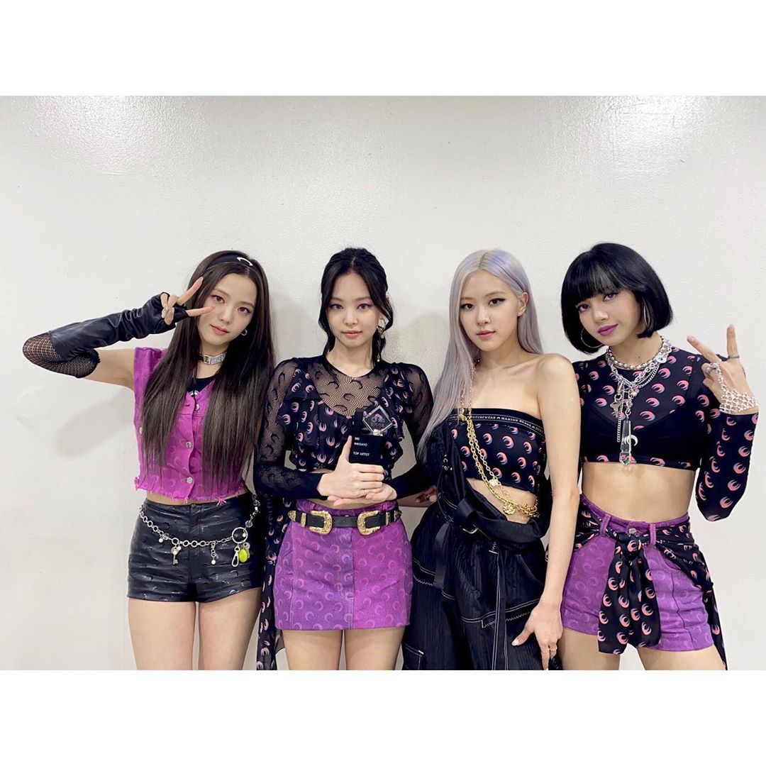 blackpinkofficial_20200712_173214_1.jpg