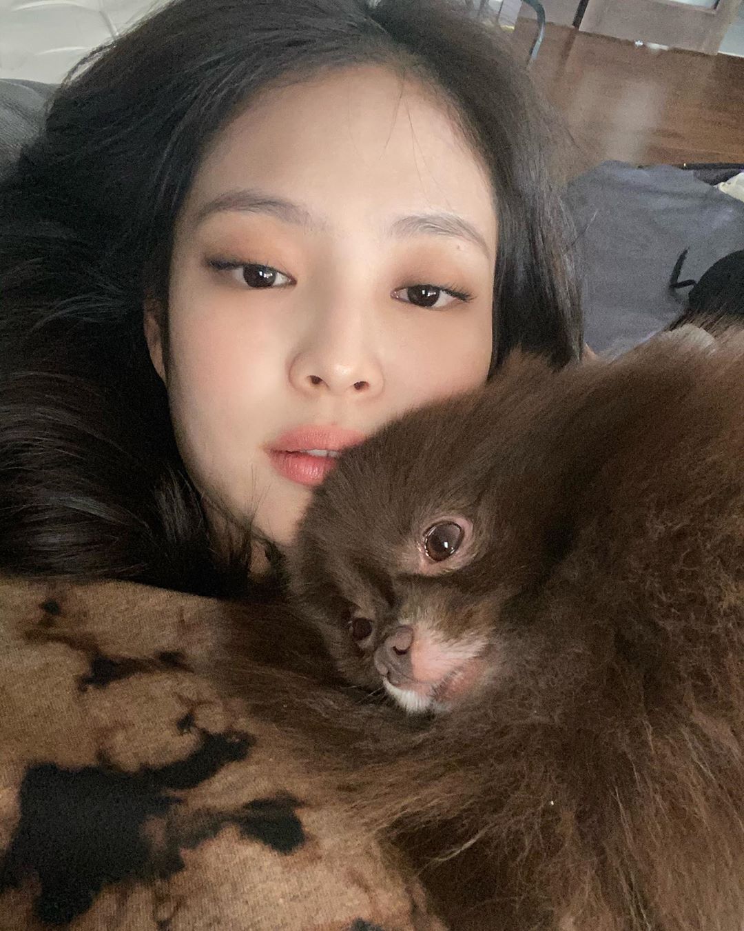 jennierubyjane_1_B6IpX1eHGce_.jpg