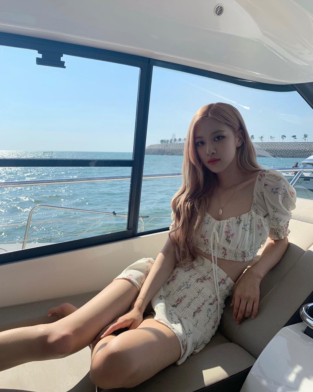 roses_are_rosie_2_B31xYSrhE6a_.jpg