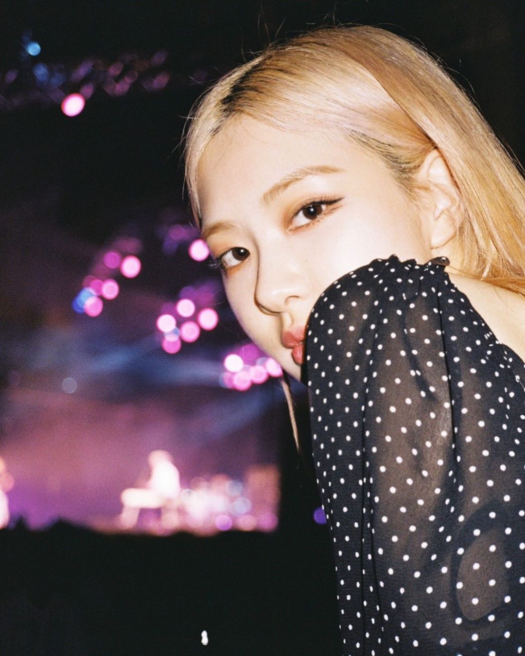 roses_are_rosie_B57V026BNrs_.jpg