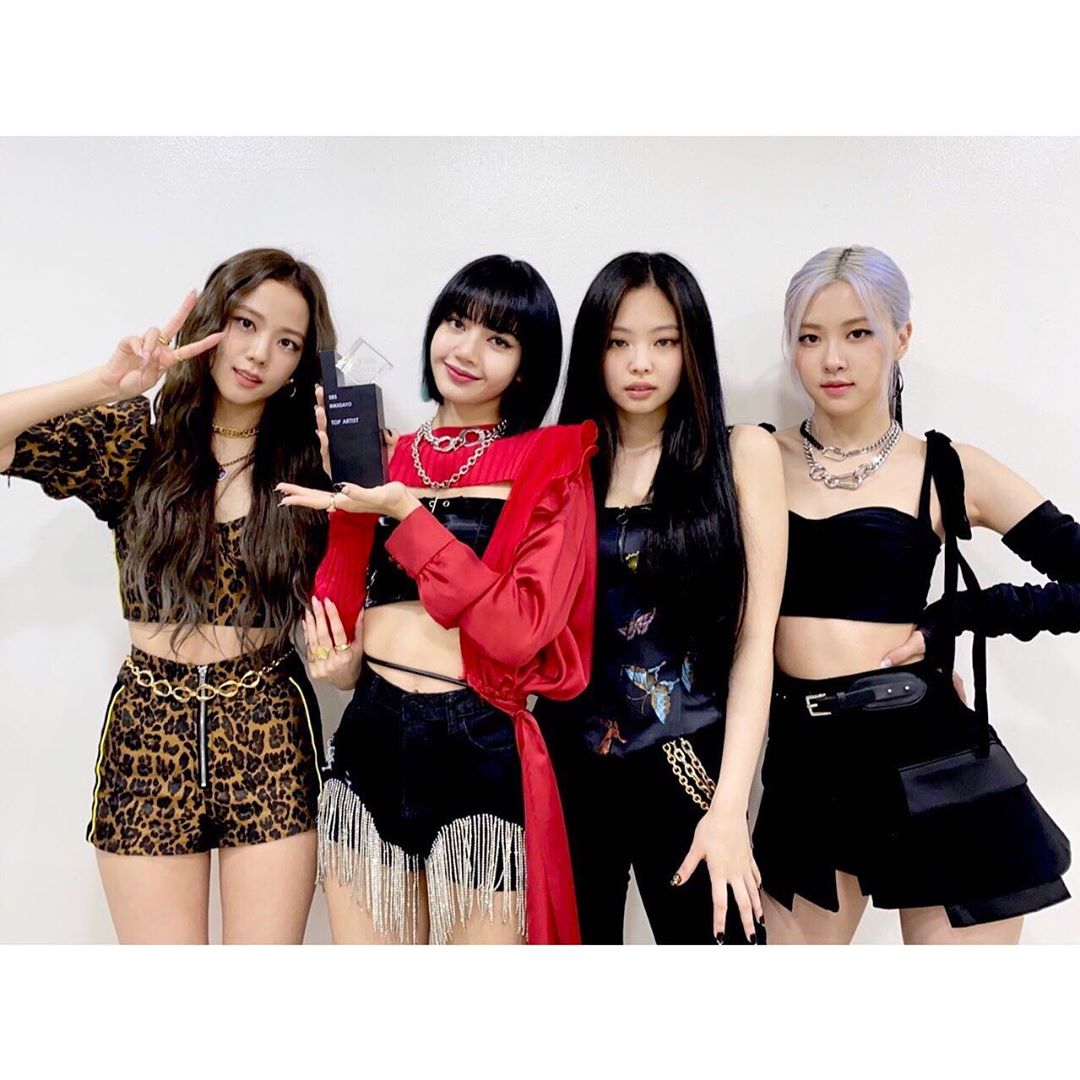 blackpinkofficial_20200719_174328.jpg