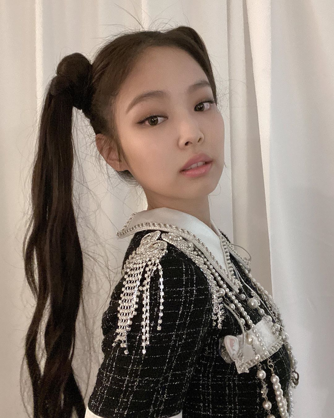 jennierubyjane_2_B67wFL_nfAt_.jpg