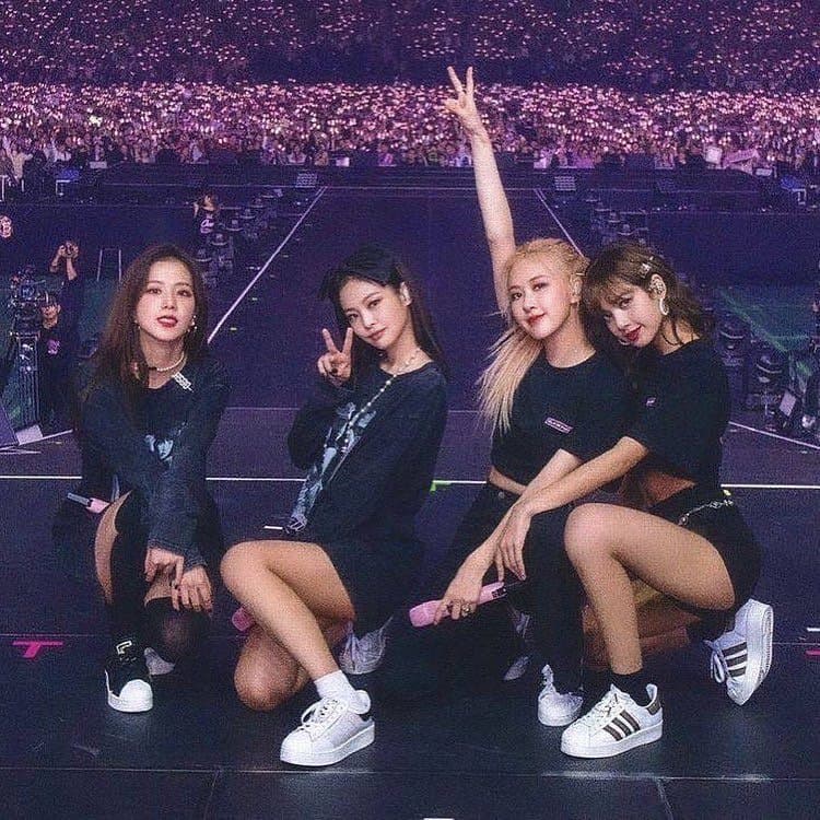 blackpink-20220808-015657-004-resize.jpg