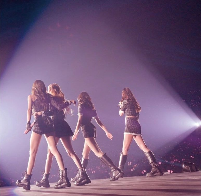 blackpink-20210602-184725-000.jpg