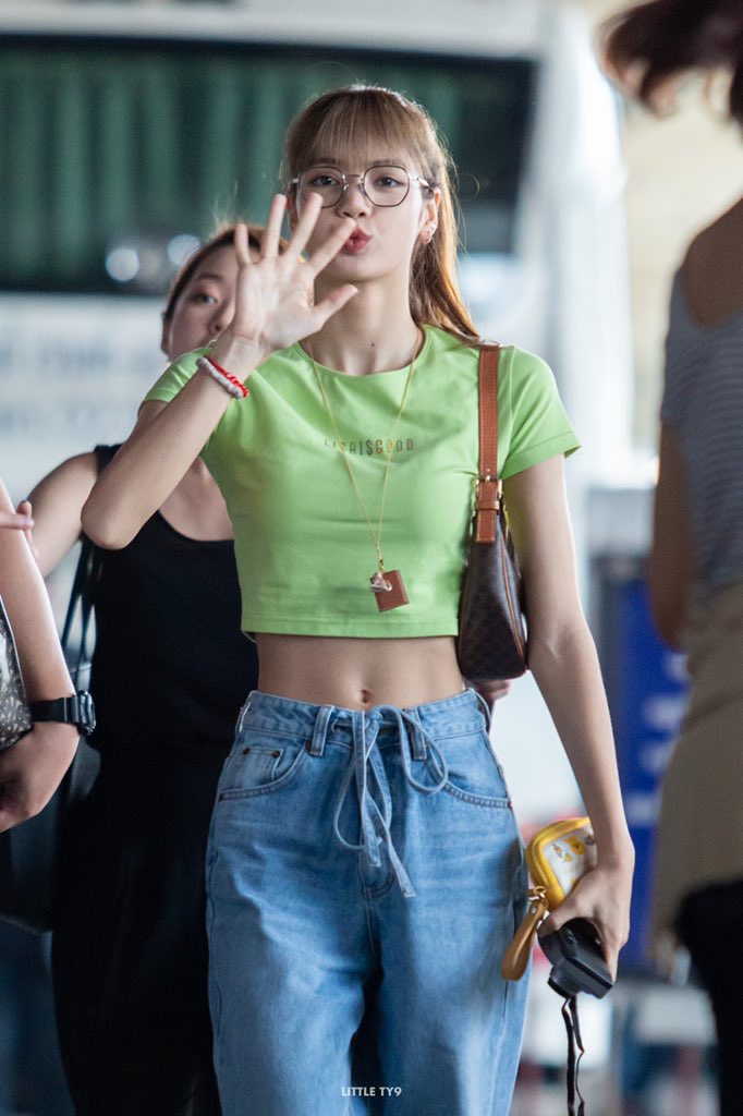 blackpink-20191003-172136-018.jpg