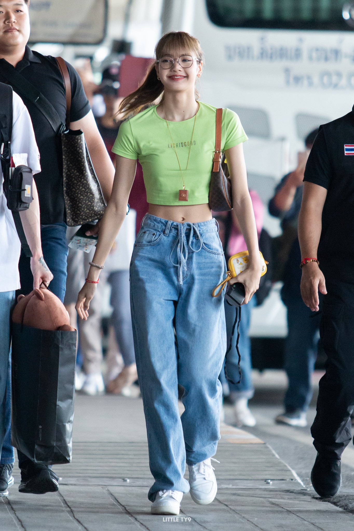 blackpink-20191003-172136-015.jpg