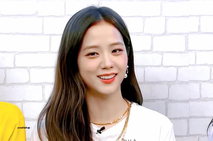 jisoo95-20200630-181705-002.gif