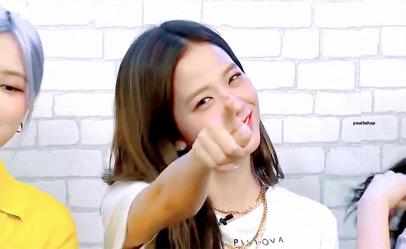 jisoo95-20200630-181705-003.gif