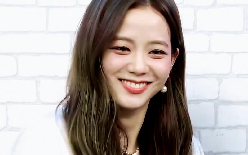 jisoo95-20200630-181705-001.gif