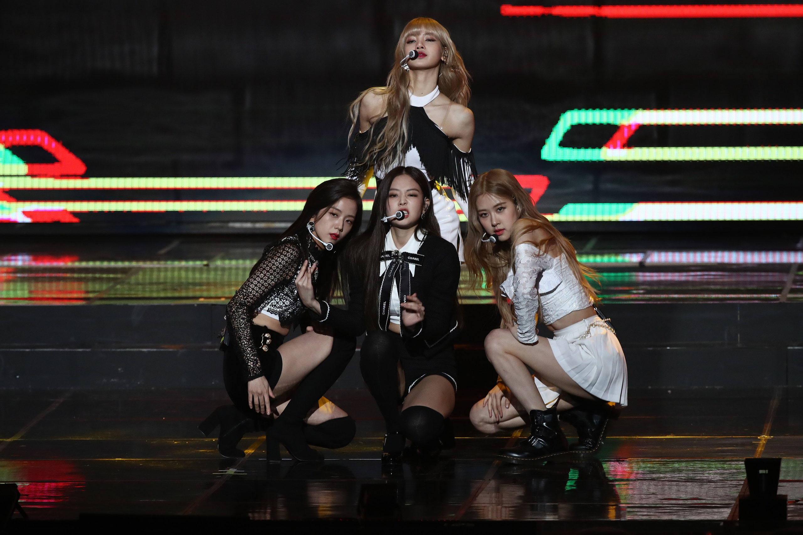 4-BlackPink-vogue-150520-credit-Getty-Images.jpg