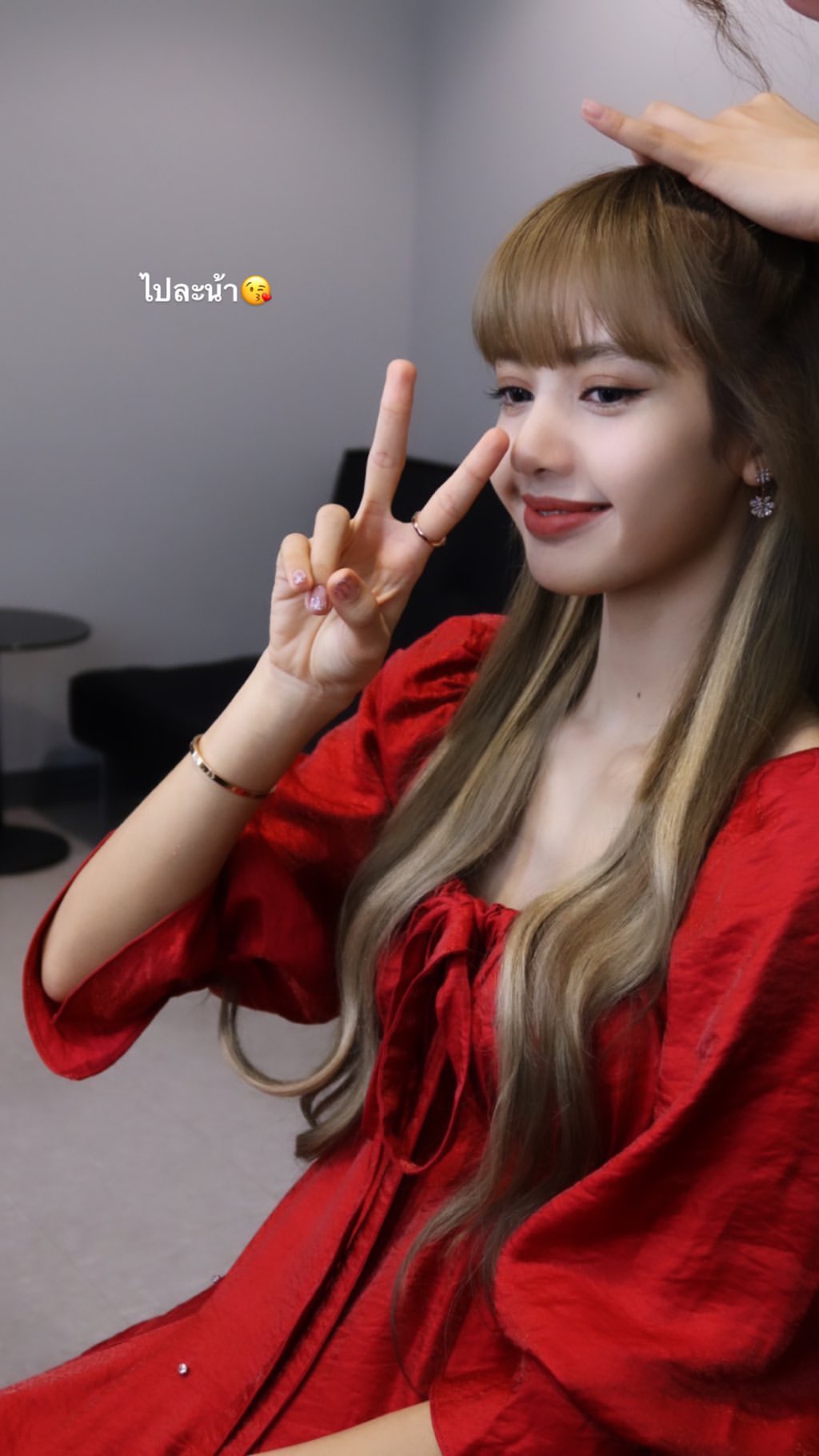 StorySaver_lalalalisa_m_67737824_138611587365341_7466017265675846950_n.jpg