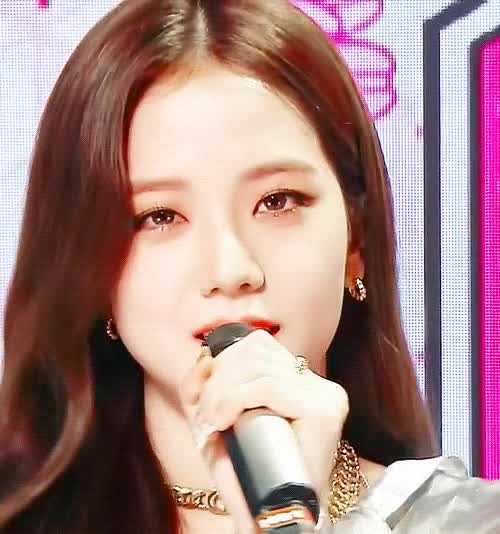 jisoo95-20200705-125059-002.gif