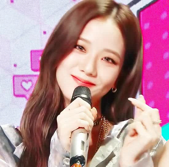 jisoo95-20200705-125059-000.gif