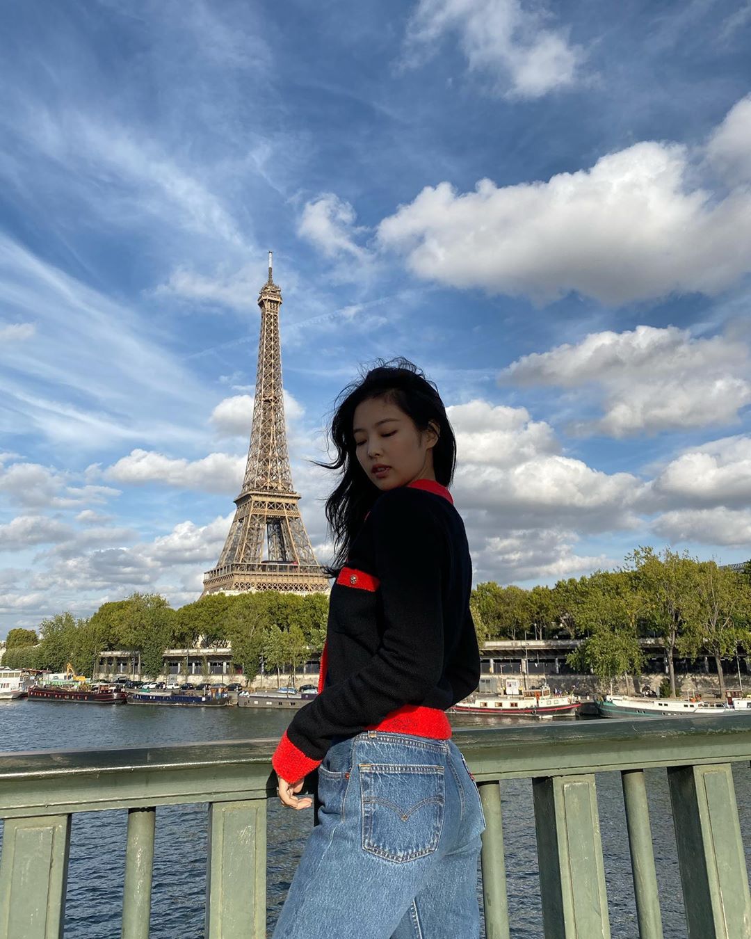 jennierubyjane_2_B3WhgMTDM10_.jpg