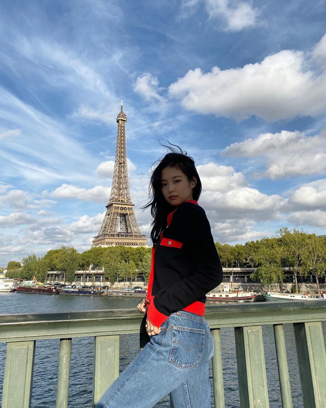 jennierubyjane_1_B3WhgMTDM10_.jpg