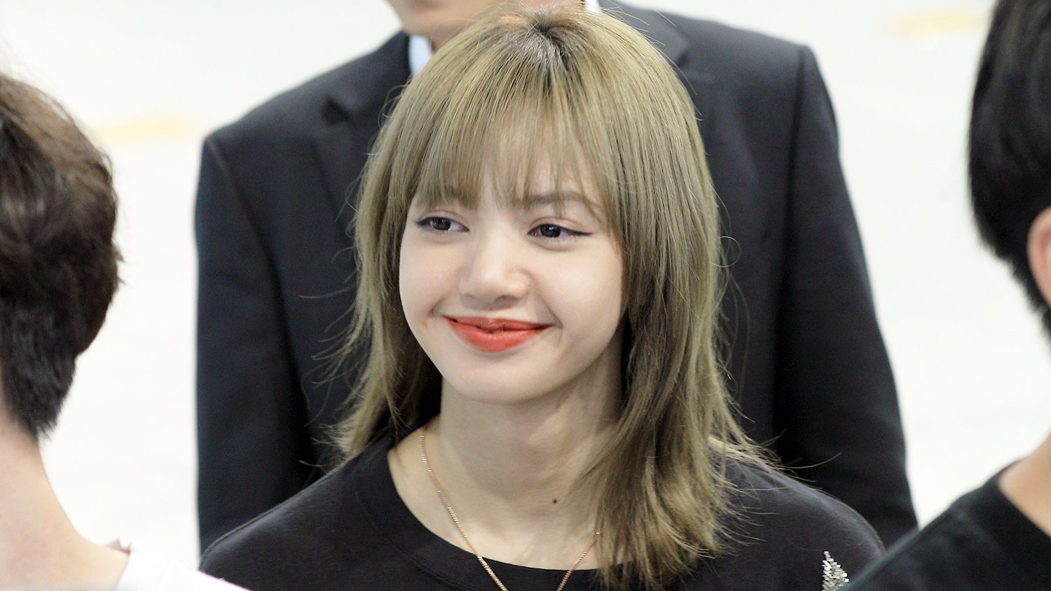 blackpink-20190903-073643-001.jpg