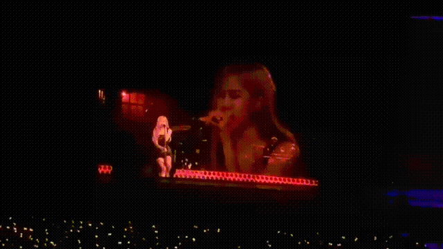 Rosie’s Someone You Loved’ - BLACKPINKatKYOCERADOME_D1 BLACKPINKatOSAKADOME_D1 BLACKPINKinOSAKA_D1 @ygofficialblink - -.mp4.gif