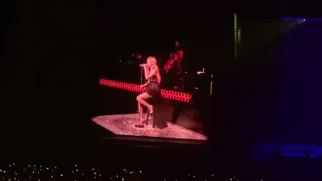 Rosie’s Someone You Loved’ - BLACKPINKatKYOCERADOME_D1 BLACKPINKatOSAKADOME_D1 BLACKPINKinOSAKA_D1 @ygofficialblink - -.mp4.gif