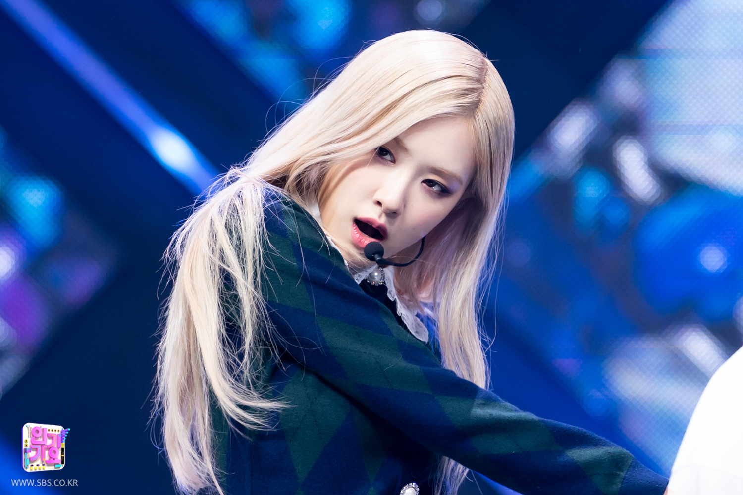 blackpink-20210422-135105-016.jpg