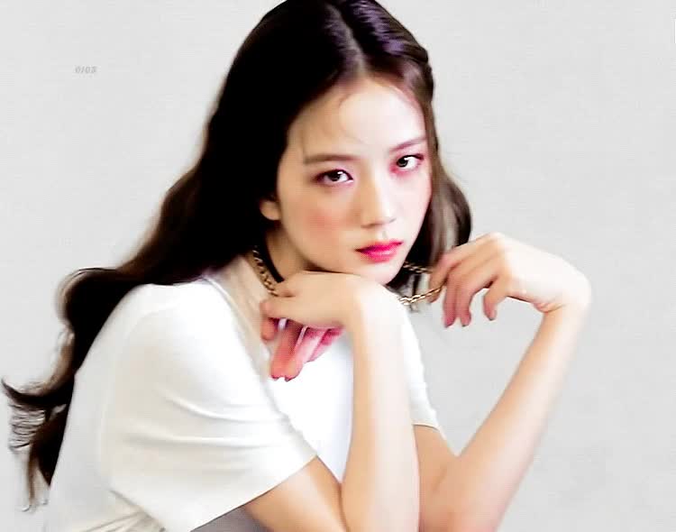 jisoo95-20200814-001443-005.gif