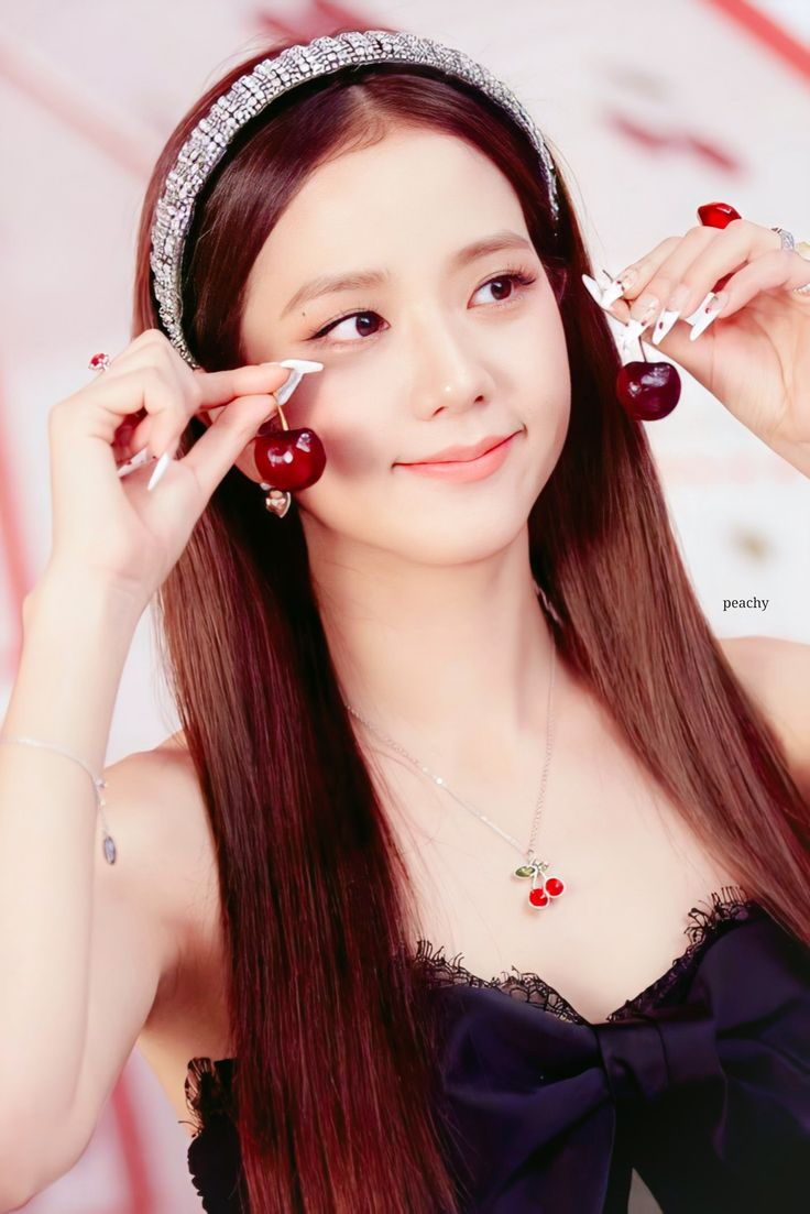 Jisoo cherry.jpg