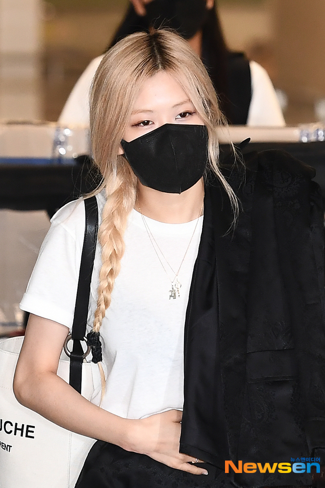 blackpink-20210718-130945-006.jpg