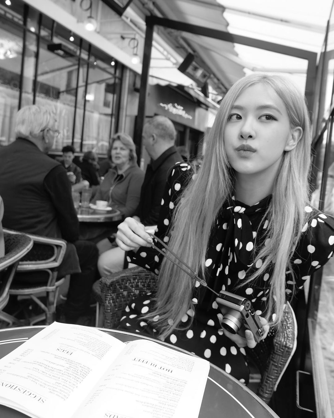 roses_are_rosie_1_B26MMUmhiZR_.jpg