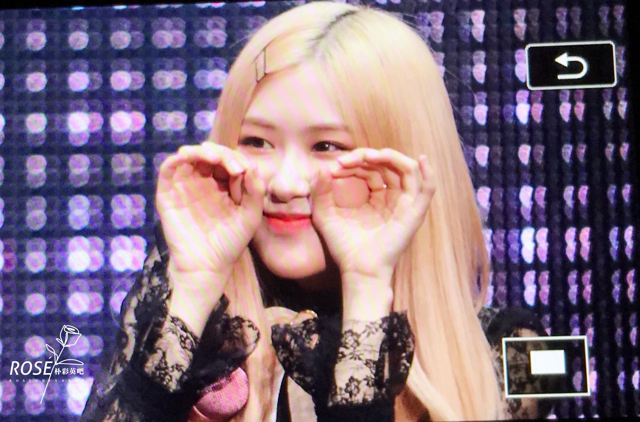 blackpink-20190922-181358-000.jpg